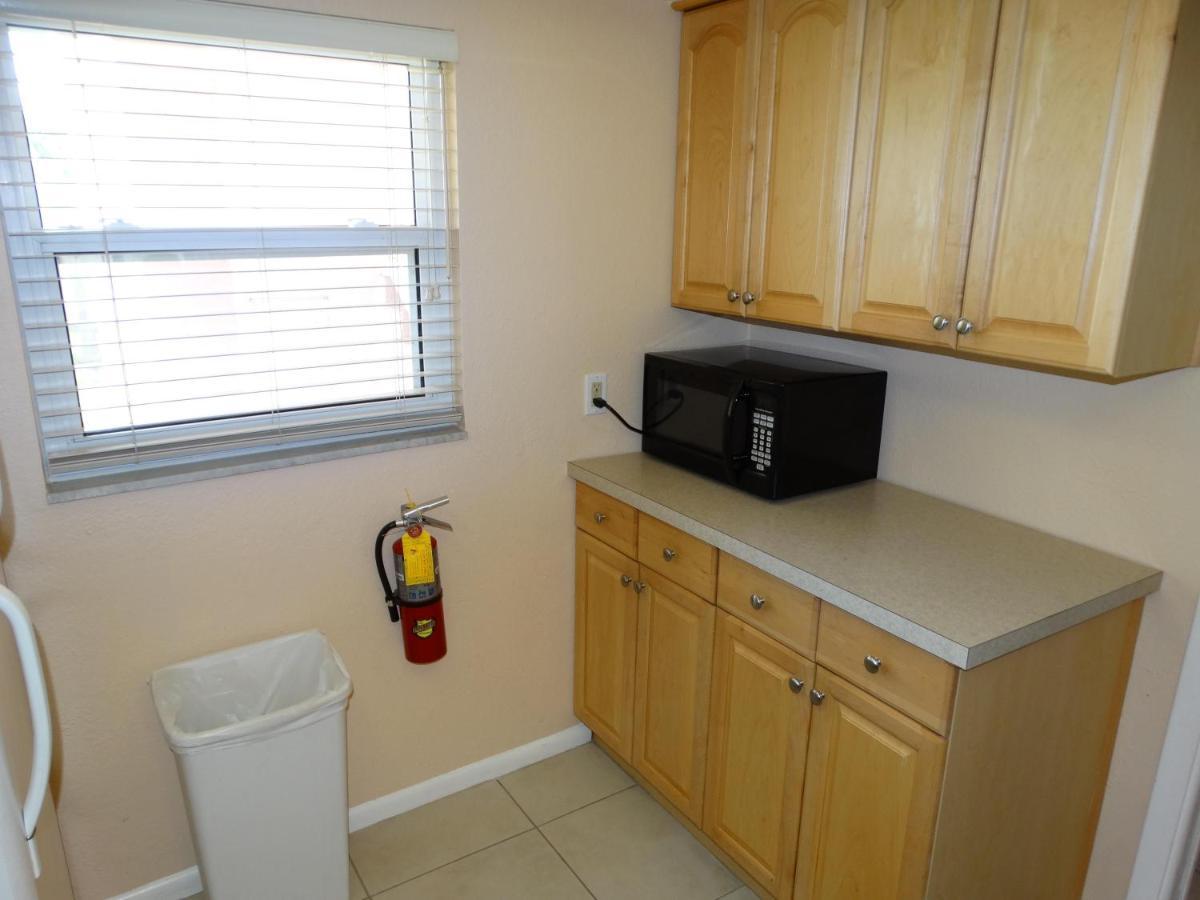 Spanish Main Unit 4- Direct Oceanfront Condo! Cocoa Beach Eksteriør billede